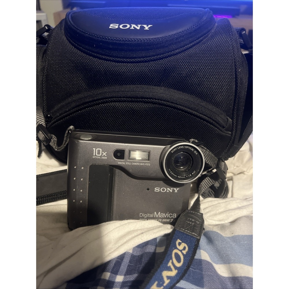 Sony Mavica MVC-FD73 Digital Camera CaseFrom‎ A Estate Sell Not Sure If Works